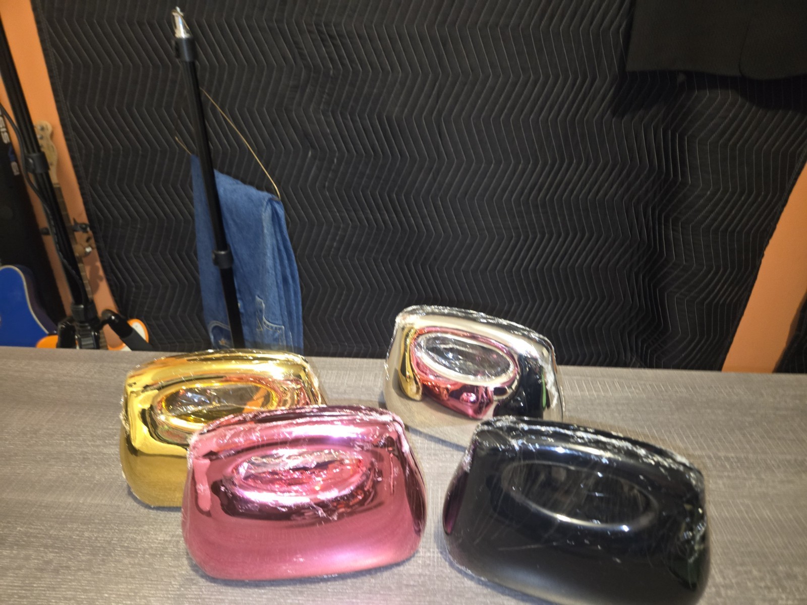 1 Hand Bags Available In 4 Different Colors