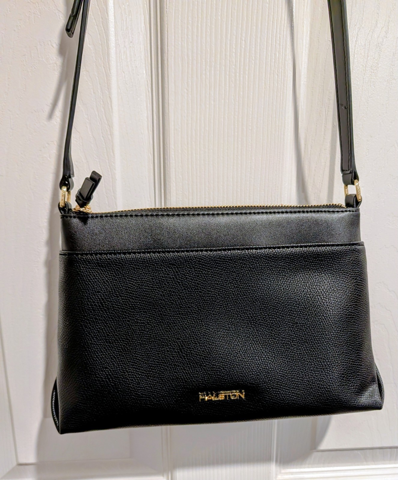 Halston Women’s Small Black Shoulder Bag Zip Closure Gold Hardware Red Lined