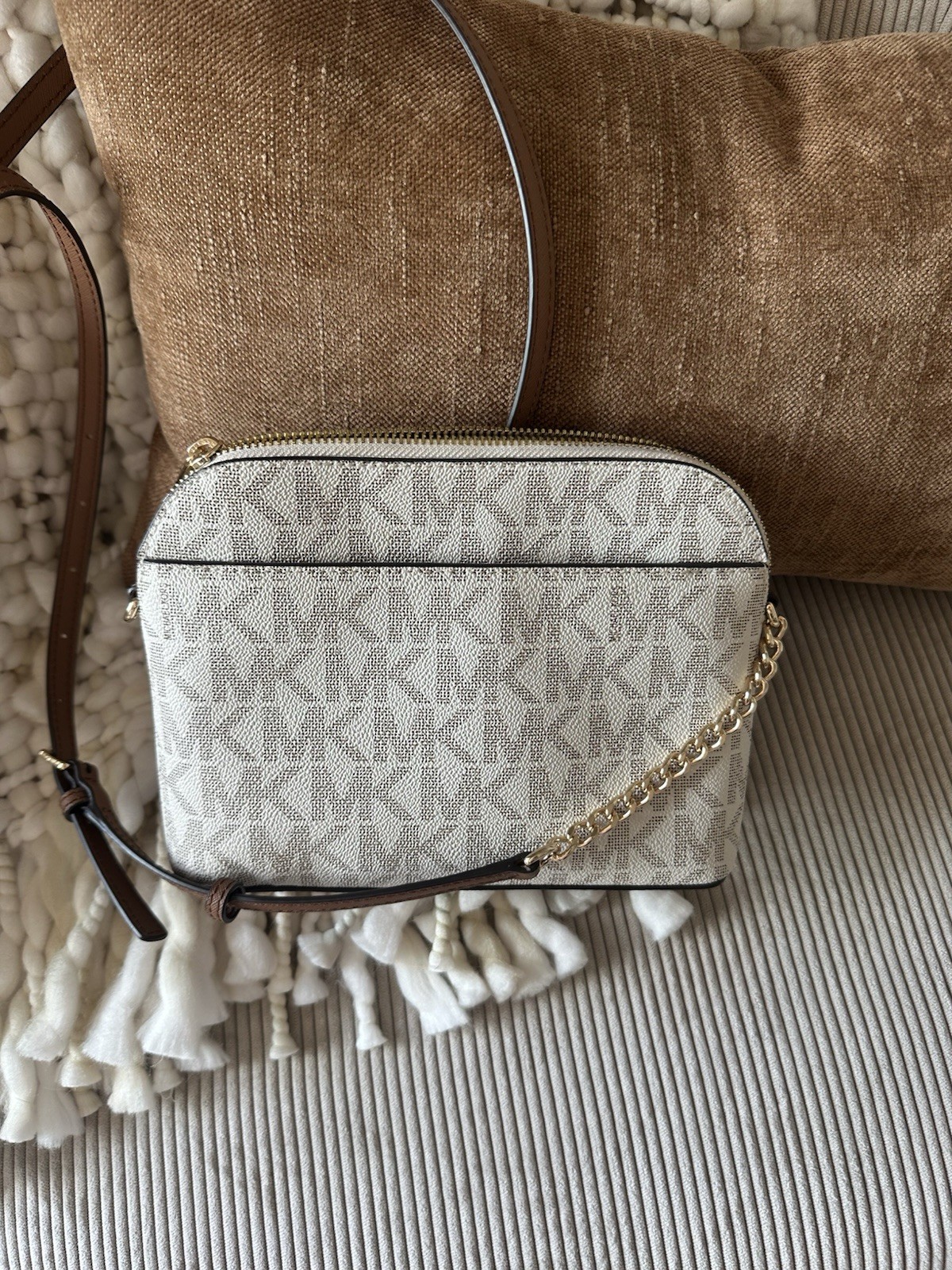 Michael Kors MK Logo Crossbody Bag Ivory/Beige Gold Hardware Zip, Chain Strap