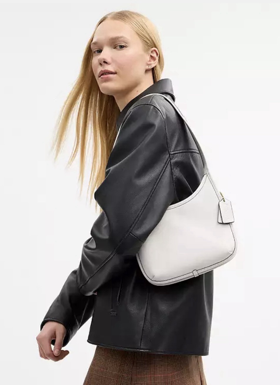 🐚 NWT Limited COACH Curve Zip Shoulder Bag in Brass/Chalk White Leather CAF11