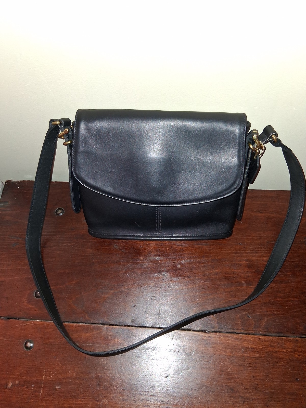 COACH Vintage Black Leather Equestrian Large Flap Crossbody 9807 EUC