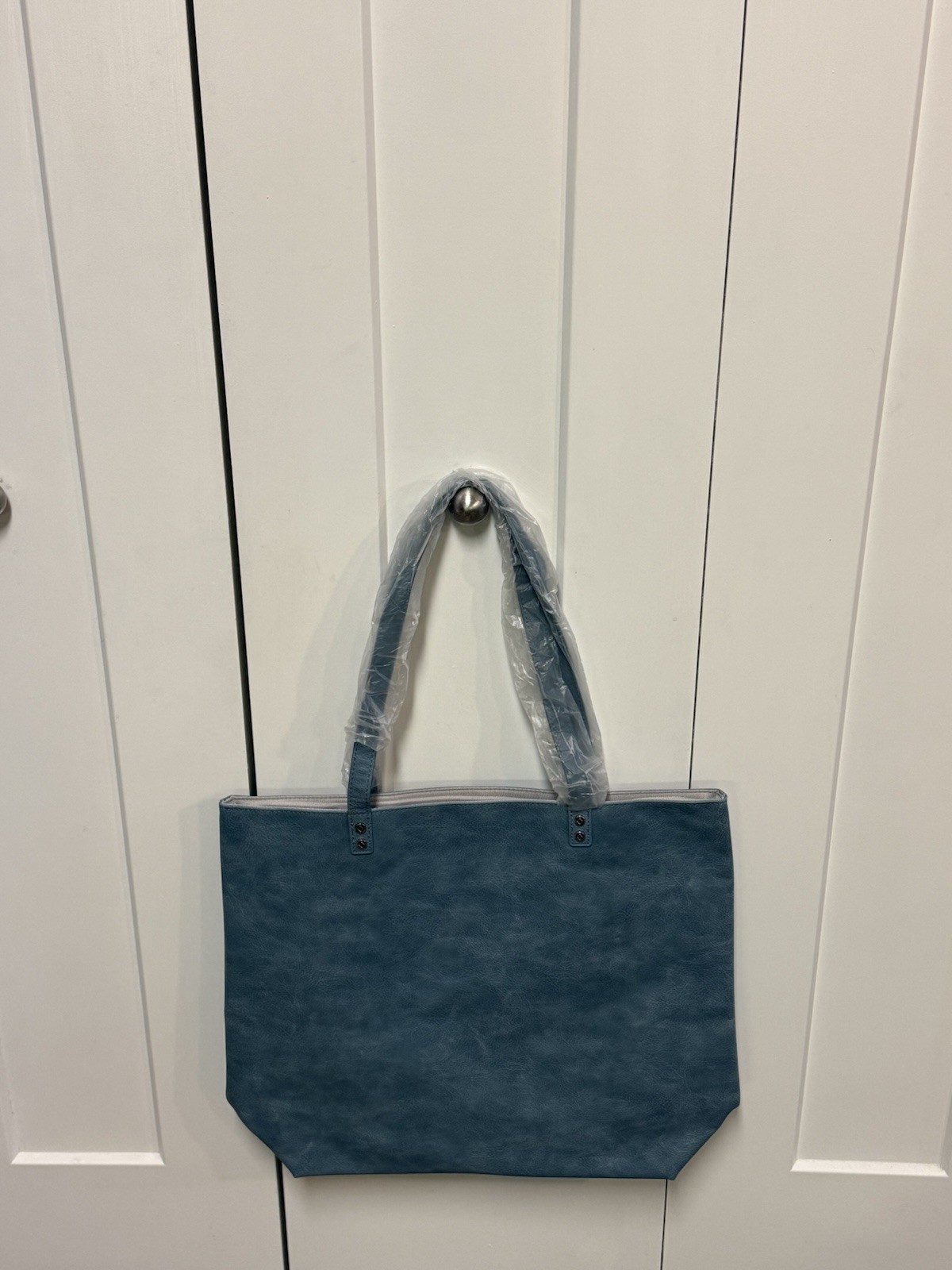 Thirty-One Around Town Tote in Denim Distressed Pebble (Blue)!! New With Tags