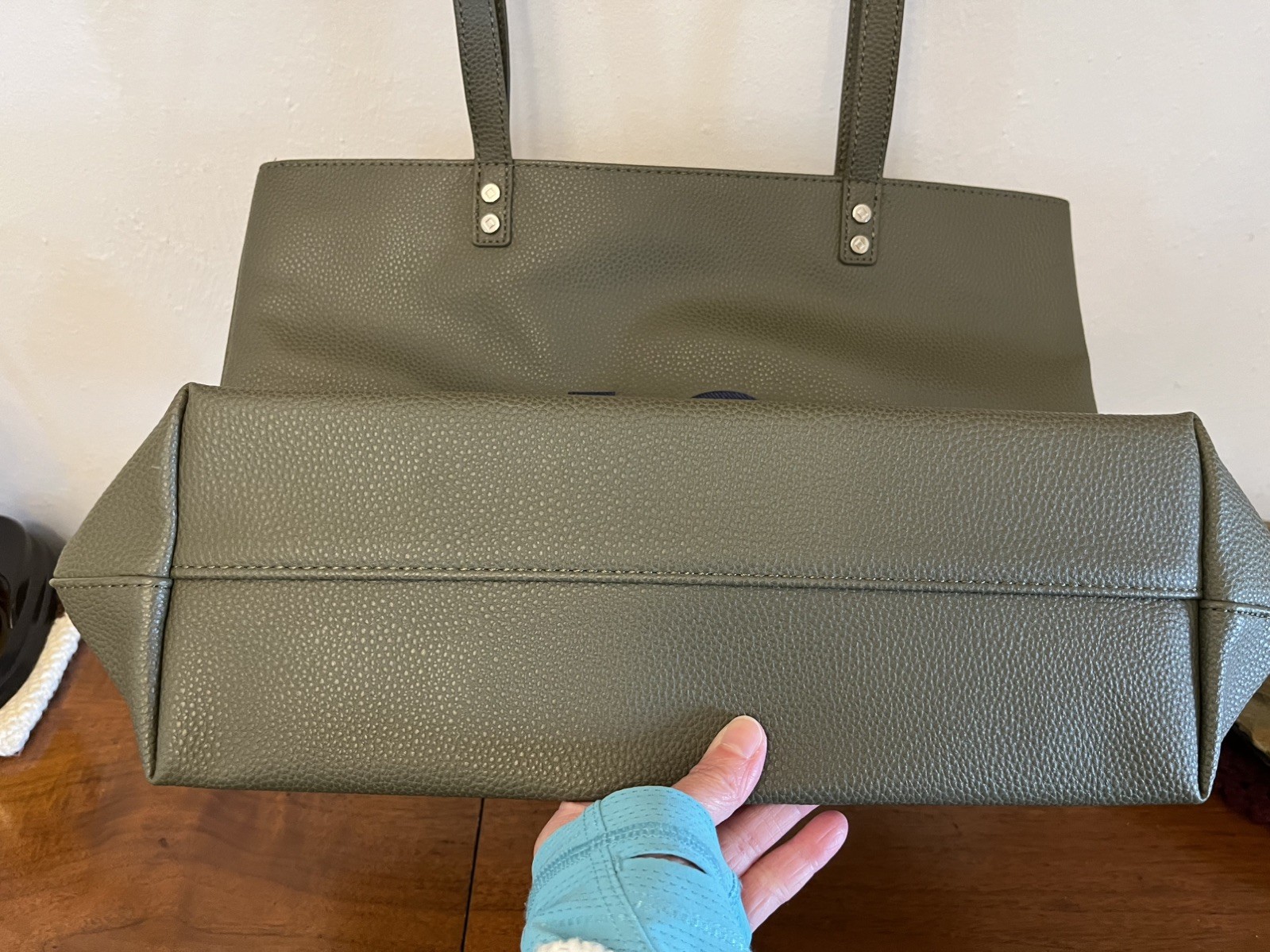 Thirty-One 31 Around Town Tote Ooh-La-La Olive pebble with “Love” embroidery