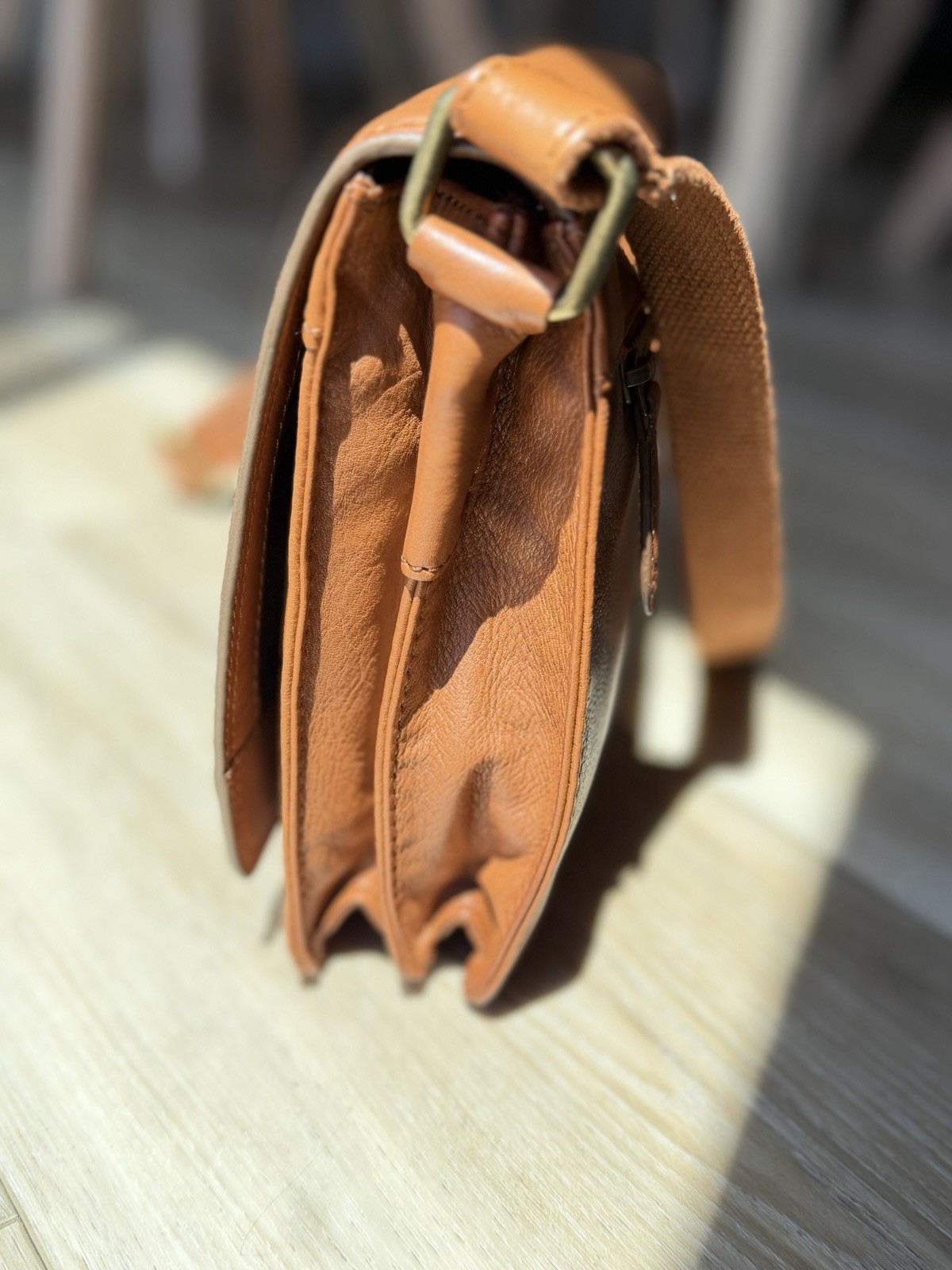 Oak & Tan Brown Medium Crossbody Bag Zip & Magnetic Closure, Inner Pockets