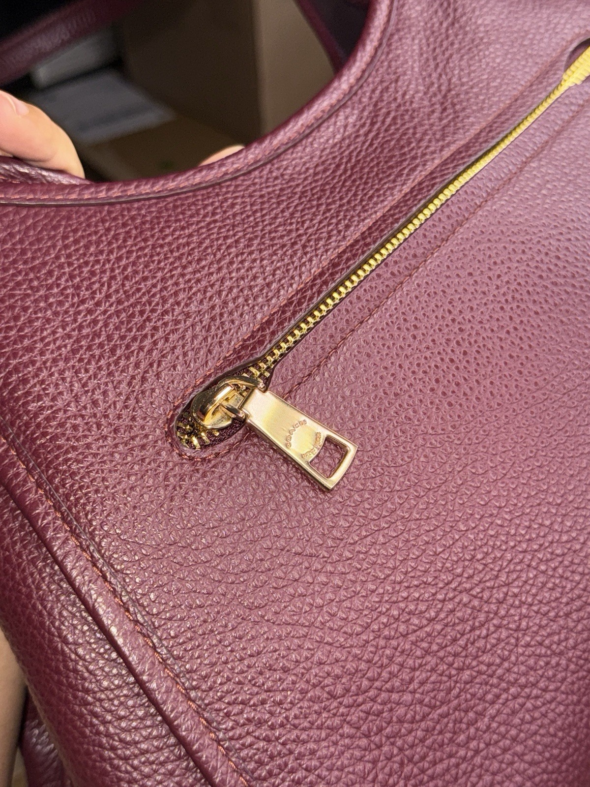 Coach Burgundy Medium Crescent Erin Shoulder Bag Zip Pockets Gold w/ Wallet