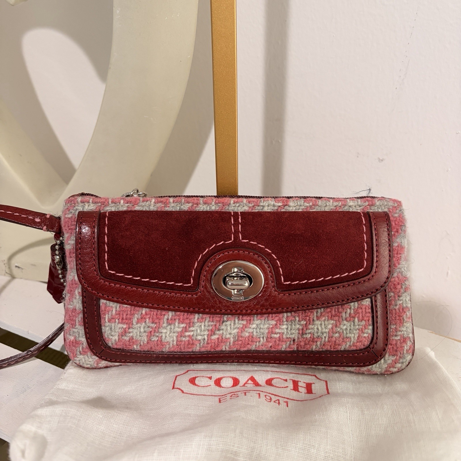 Vintage Coach Pink Houndstooth Turn Lock wool wristlet