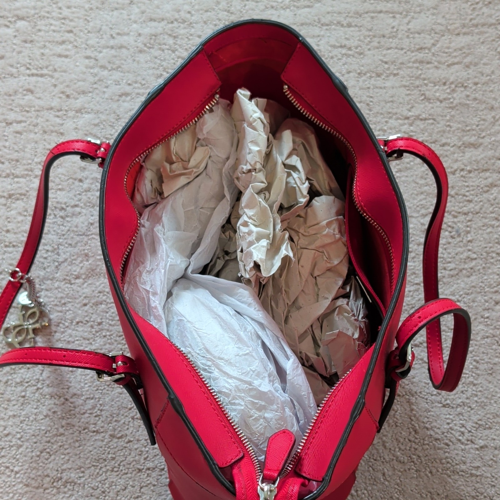 GUESS Red Tote Bag Zip Top Lined Inner Pockets Silver Hardware Logo Charm
