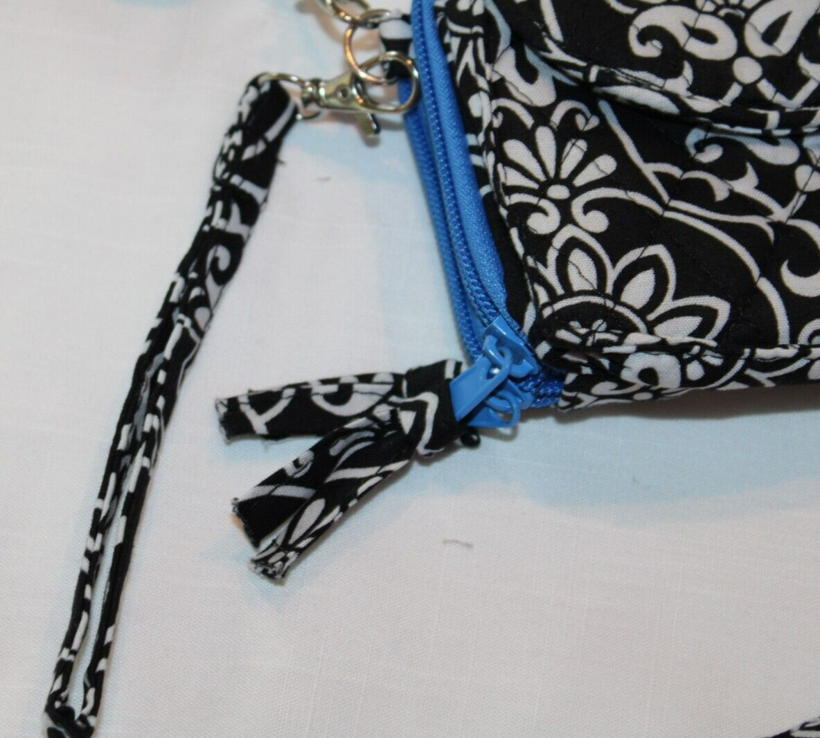 Vera Bradley Black 3-In-1 Women’s Crossbody Travel Wallet Crossbody Wristlet-SU