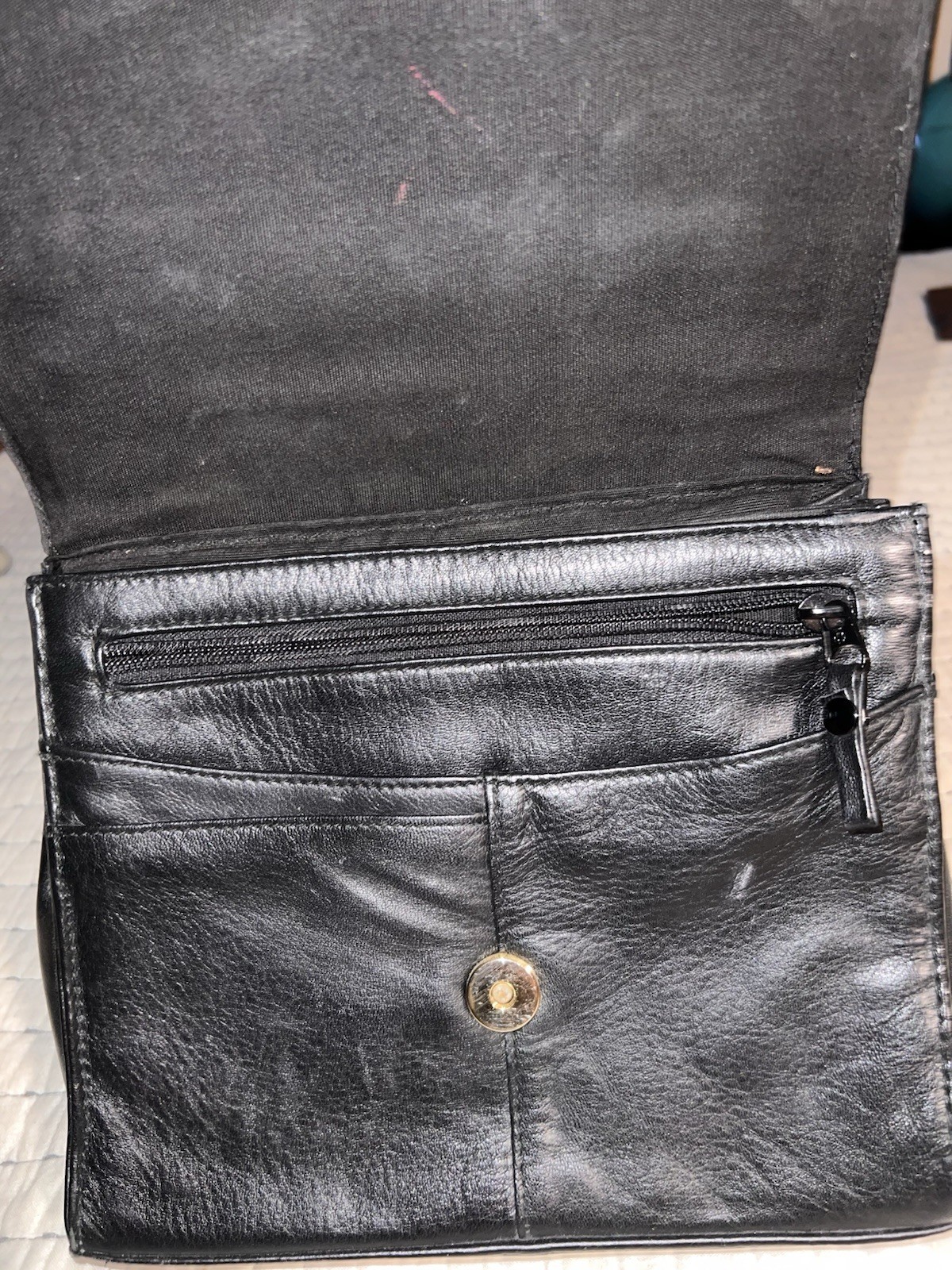 LEATHER SHOULDER BAG GOLD TRIMS