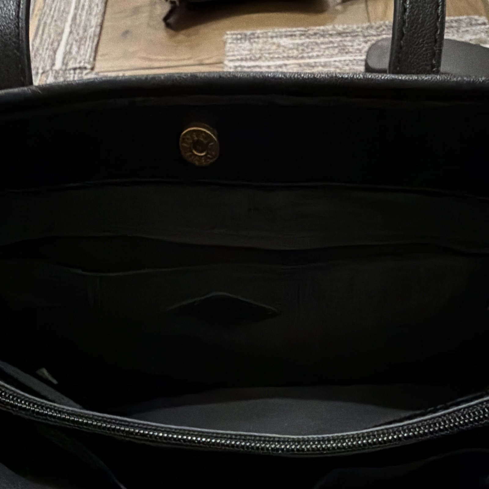 Fossil Black Pebbled Tote Shoulder Bag Zip/Magnetic Gold Hardware Pockets Charm