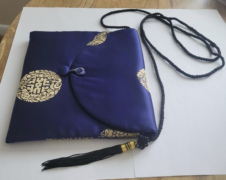 NEW PRICE! Oriental, Asian crossbody purse, navy blue & gold, pure silk, 8″ x 7″