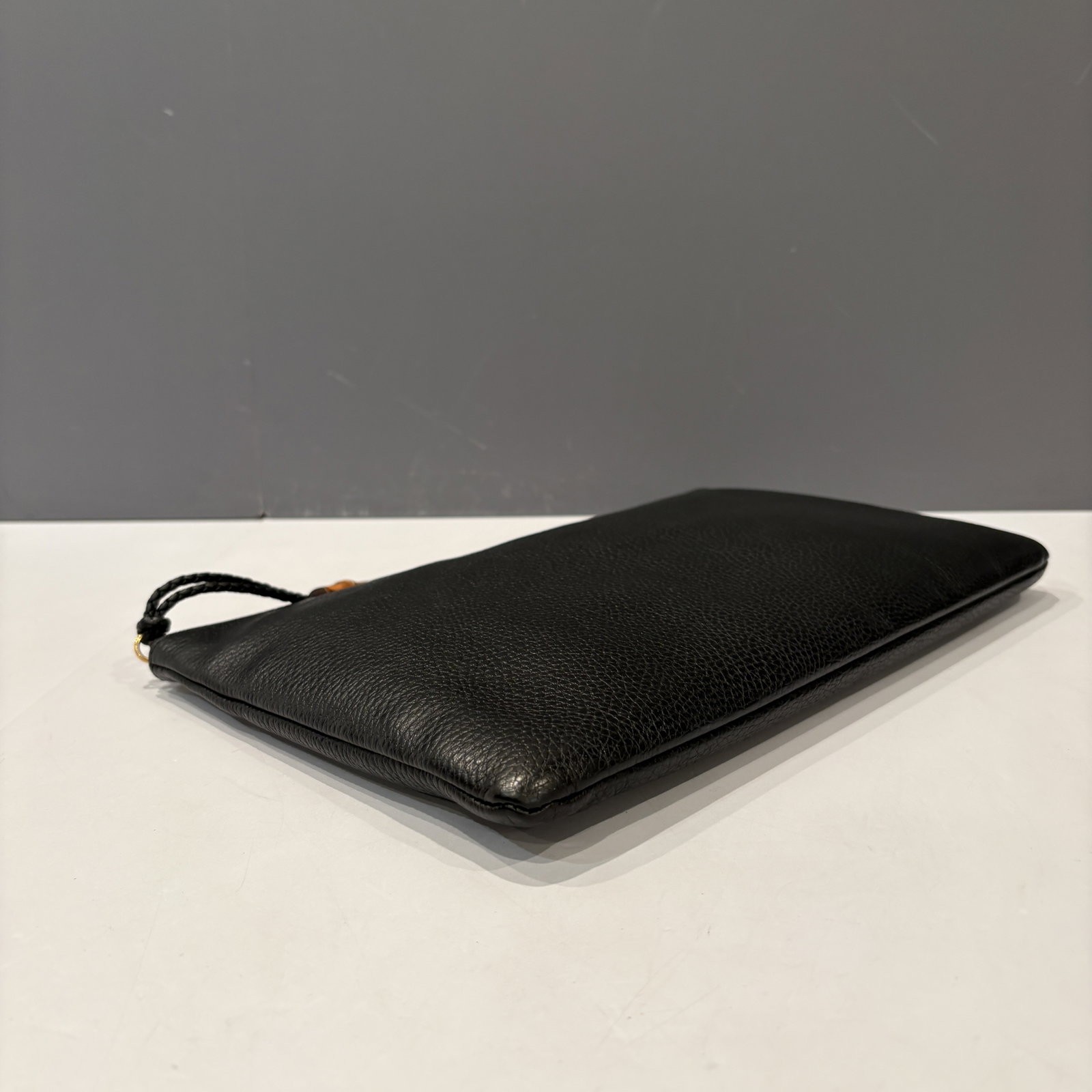 Gucci Tassel Clutch Black Grained Calfskin (hs032826b8)