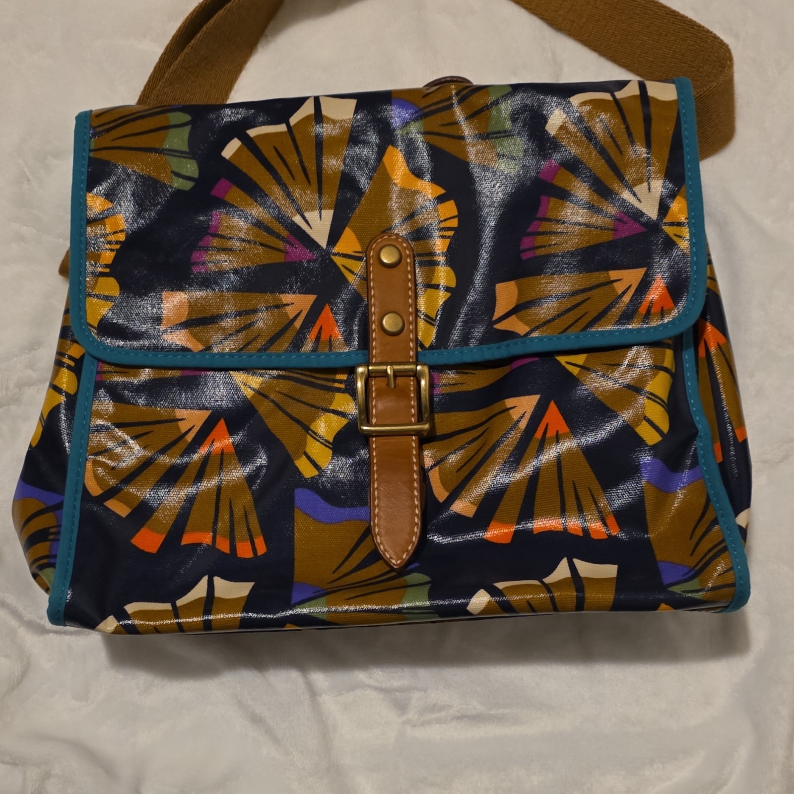 Y2k. Nice Fossil Shoulder Bag Abstract Pattern Buckle Accent Zipper Stitching