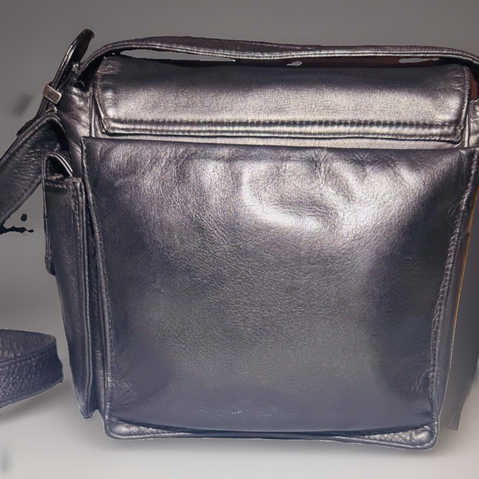 Perlina New York Black Leather Crossbody Bag Organizer Messenger Purse EUC