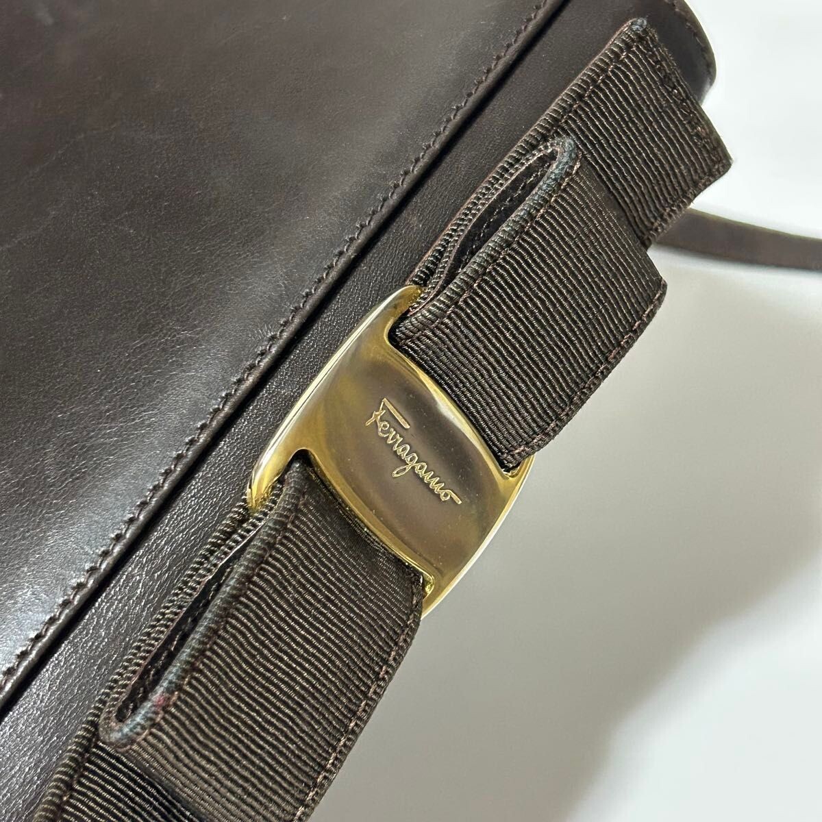Salvatore Ferragamo Vara Ribbon Brown Leather Shoulder Bag Gold Hardware 41.3in