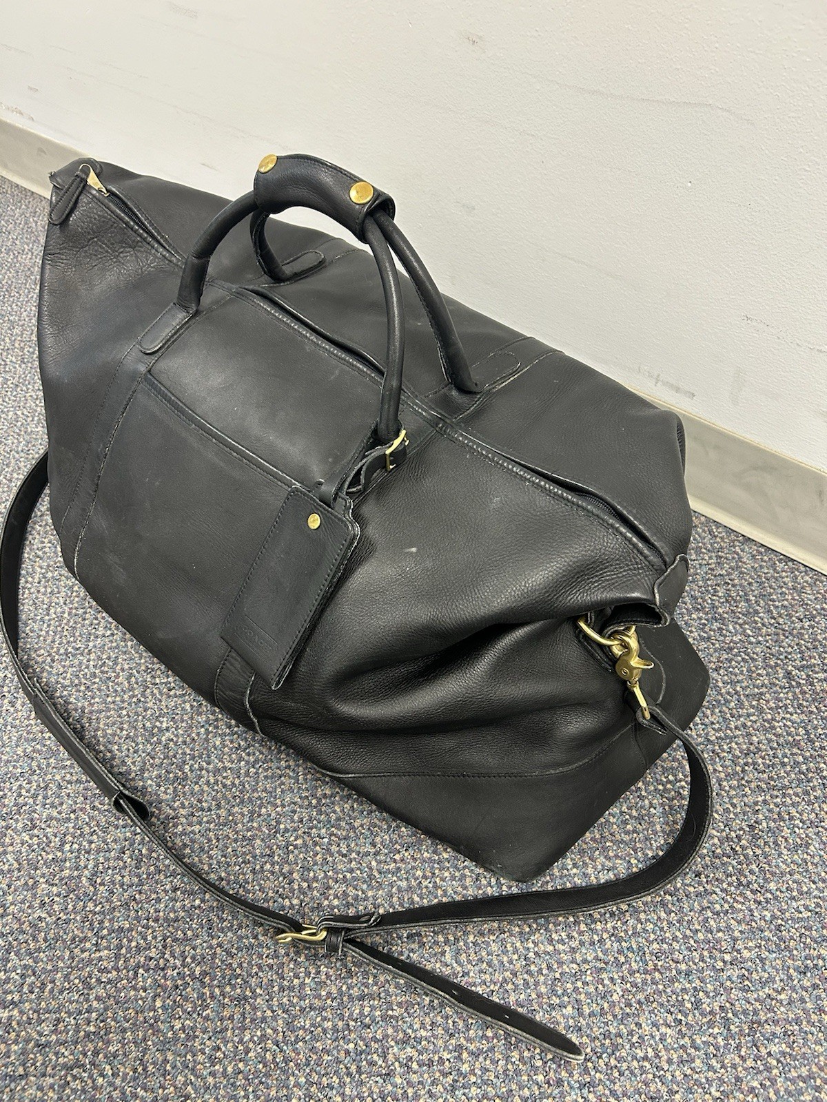 Vtg Coach duffle Bag, German Hook, Black, shldrstrap, USA made, cowhide 26x15x10