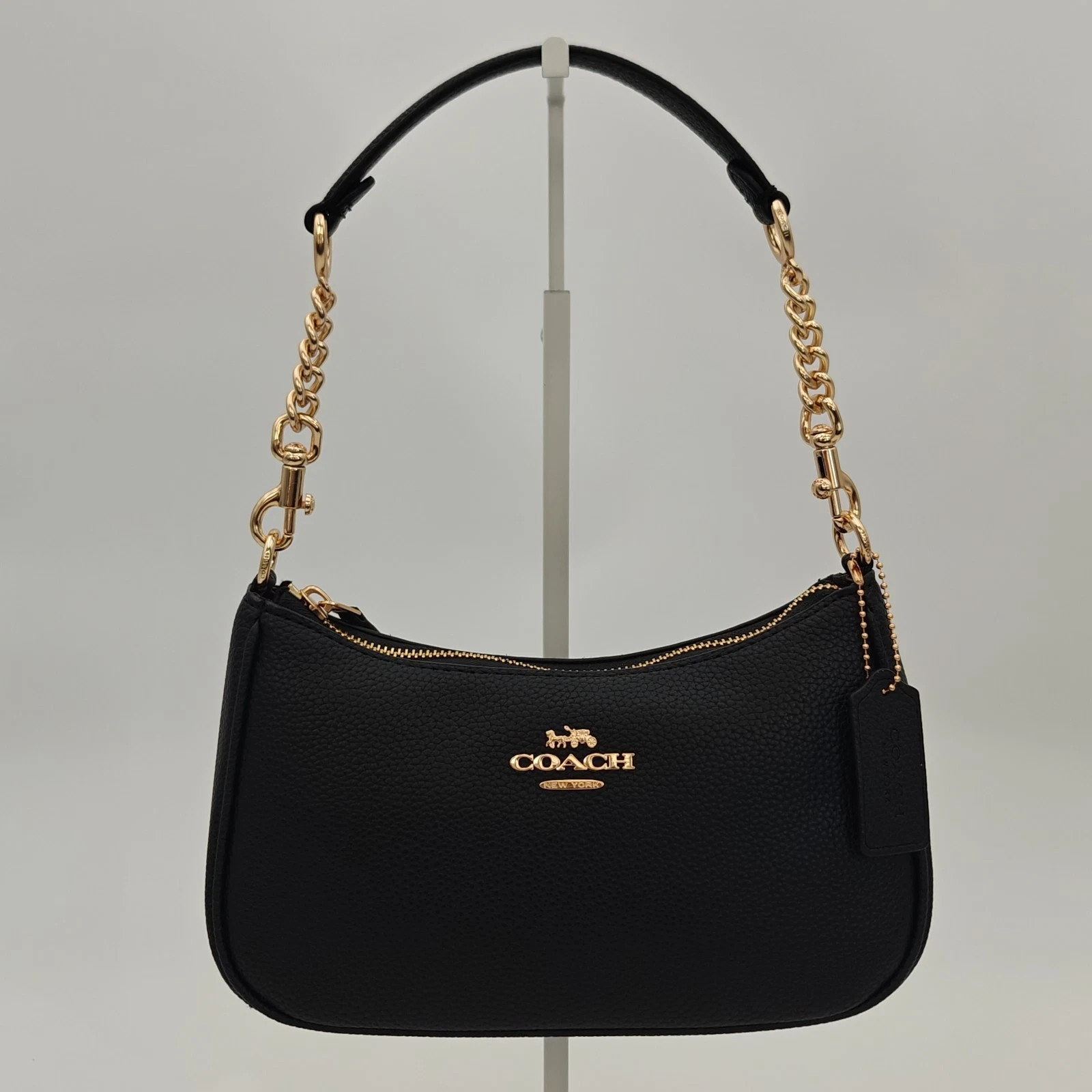 Signature Coach Teri Shoulder Bag CA209 Pebbled Black