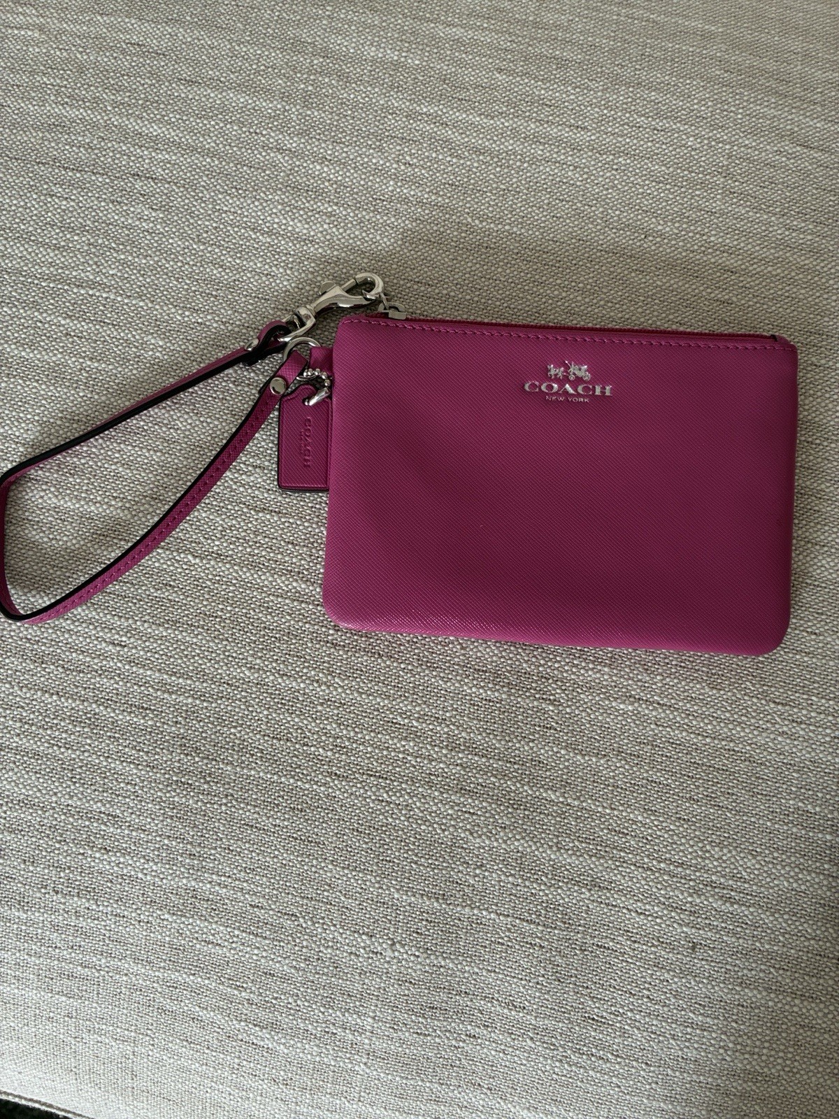 Coach New York Pink Zip Wristlet Pouch w/ Wrist Strap, Silver Hardware, Pockets