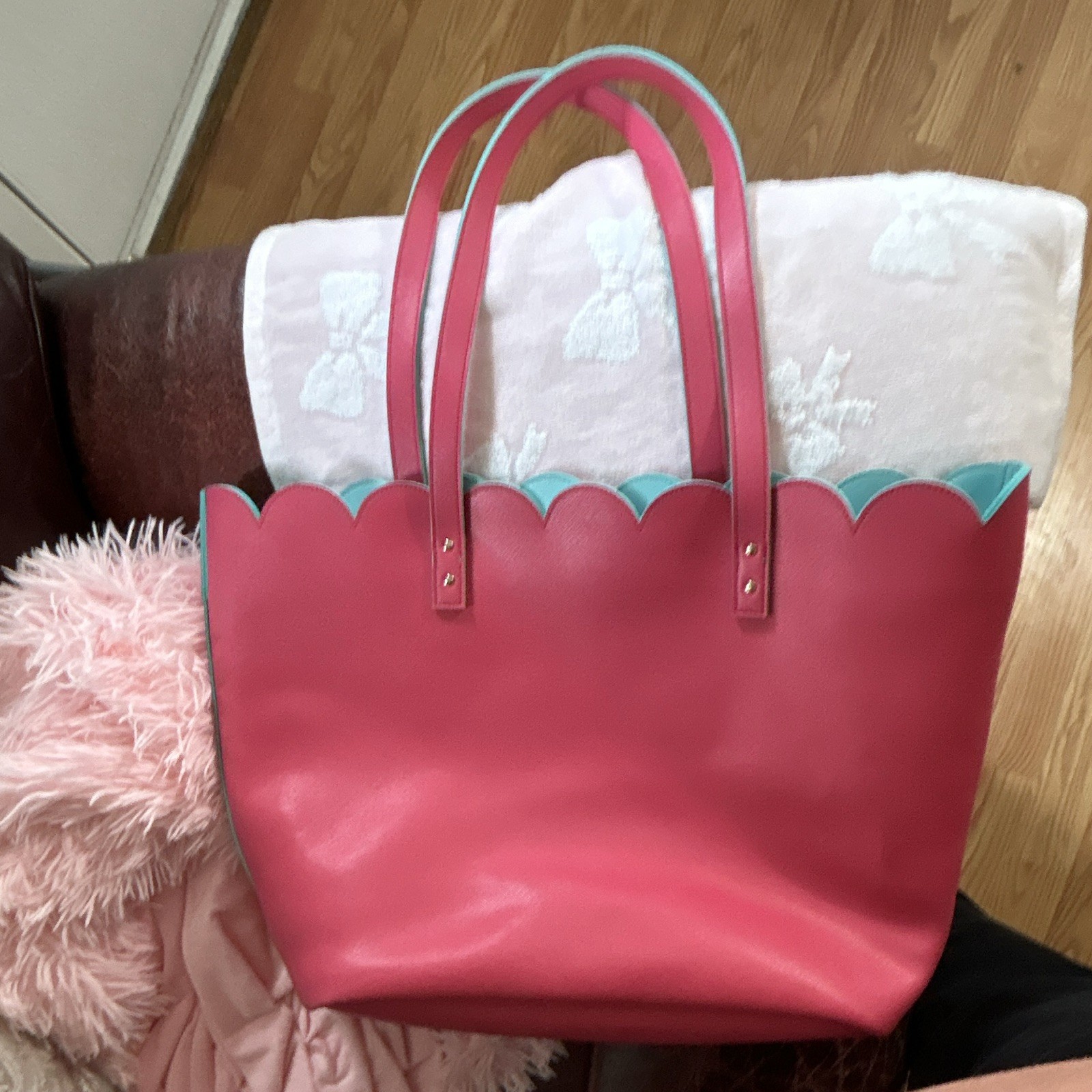 Women’s Pink Tote Bag Scalloped Bow Accents Zip, Double Handles, Blue Lining