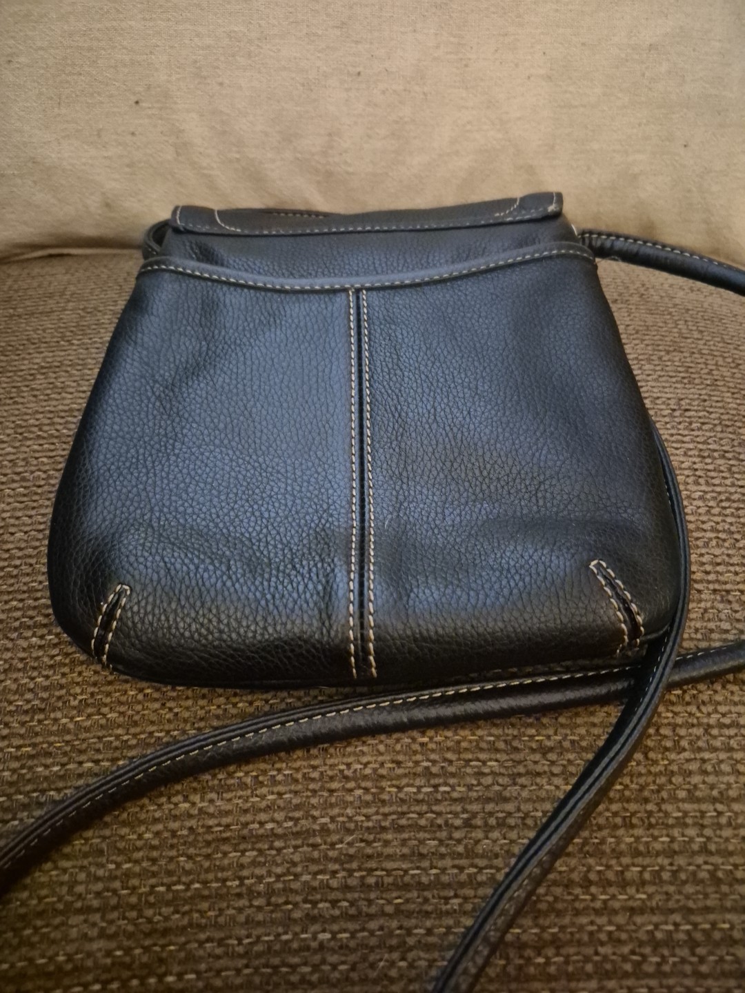 TIGNANELLO Black Leather Crossbody Bag 7.5×9 inch