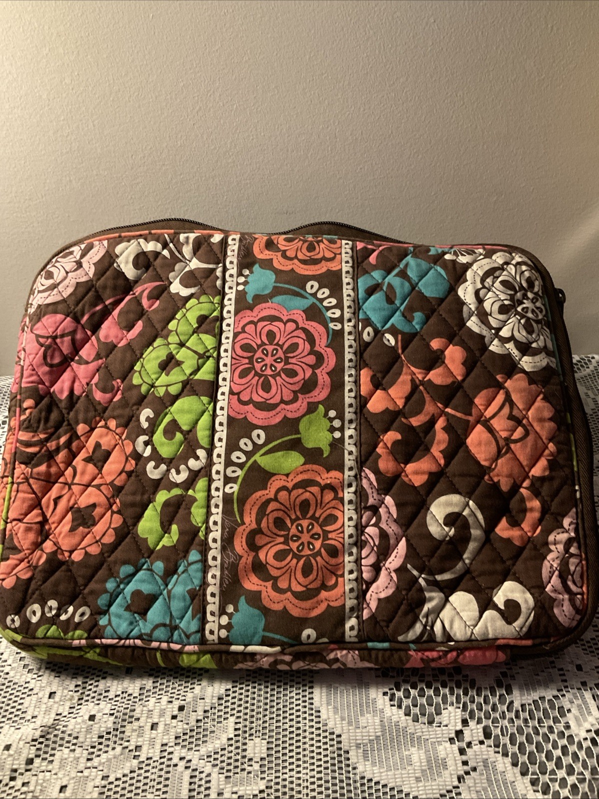 Vera Bradley Laptop Or Tablet Bag Retired Lola Pattern Full Zip Interior Pocket