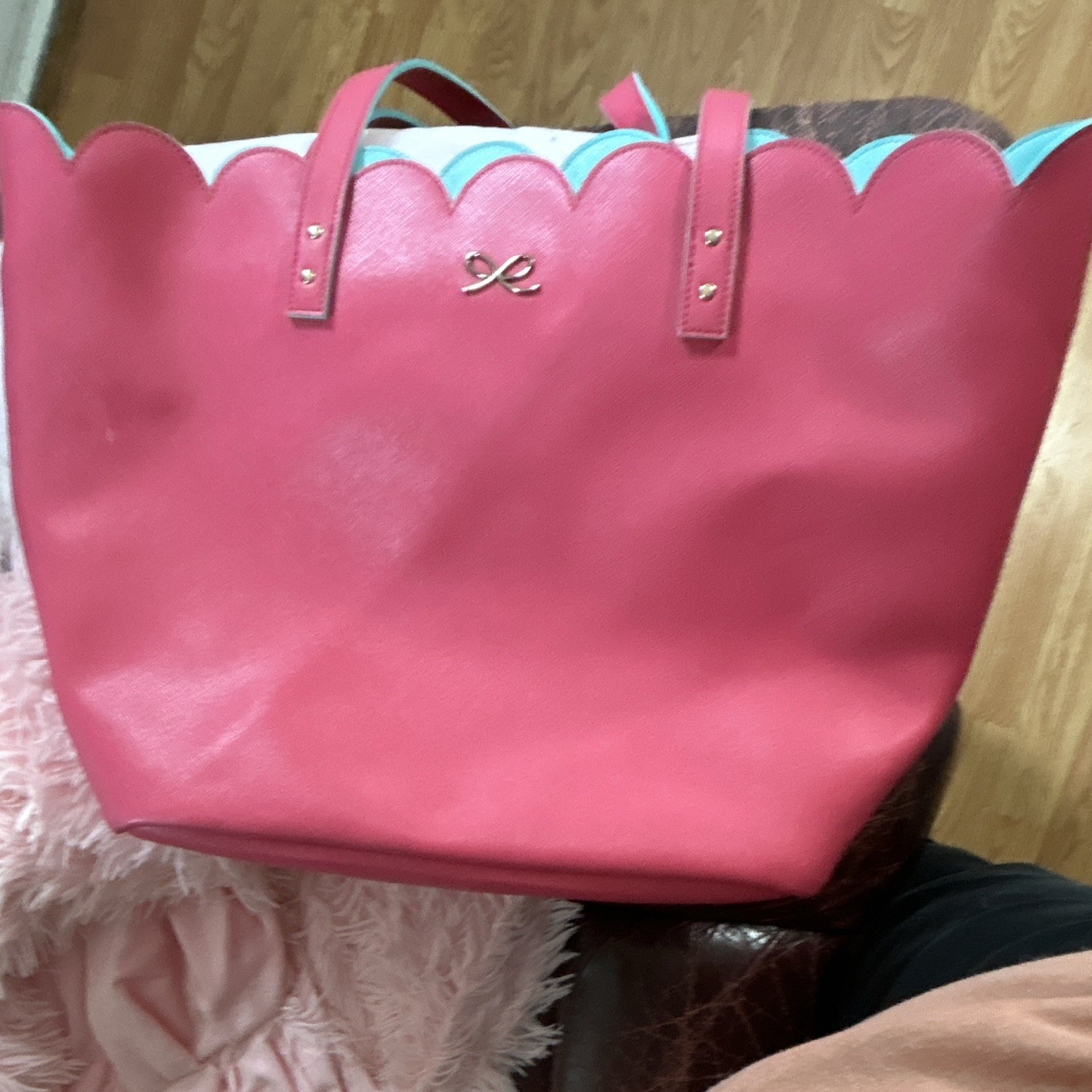 Women’s Pink Tote Bag Scalloped Bow Accents Zip, Double Handles, Blue Lining