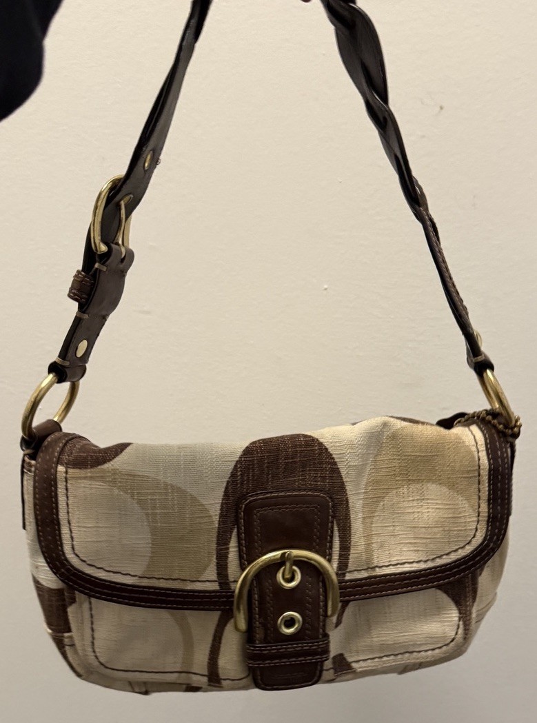 Coach A0882-12194 Signature Carly SOHO rare bag