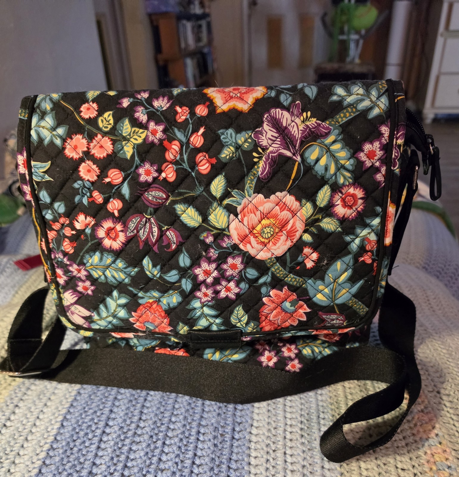 Vera Bradley Vines Floral Quilted Iconic Messenger Tablet Crossbody Shoulder Bag