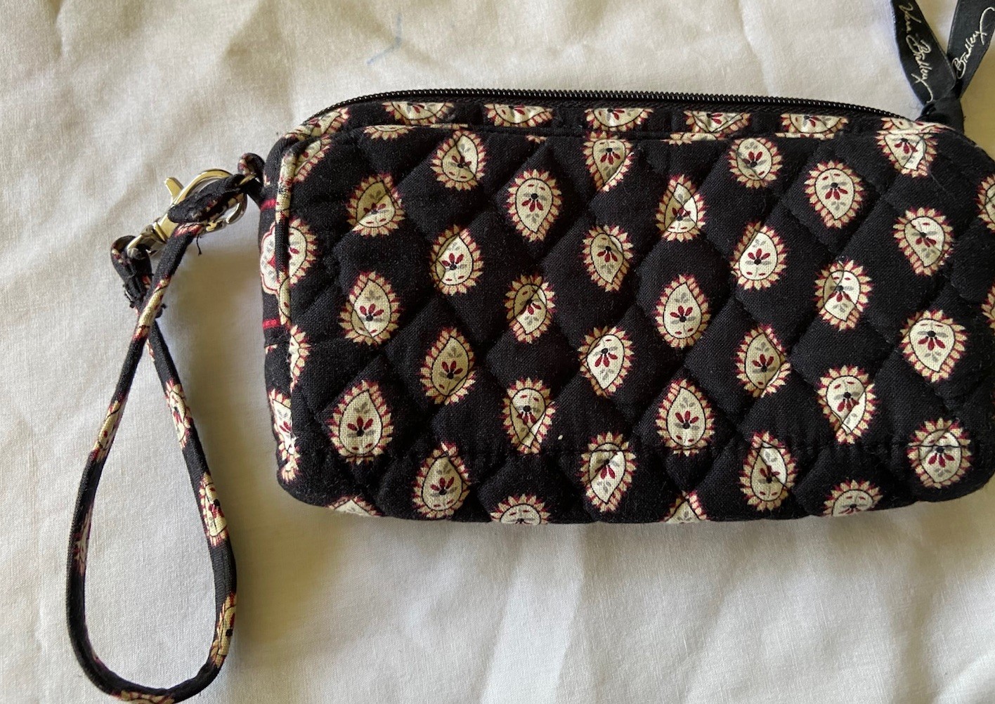 Vera Bradley “Classic Black” Quilted Cotton Wristlet Wallet Retired Pattern