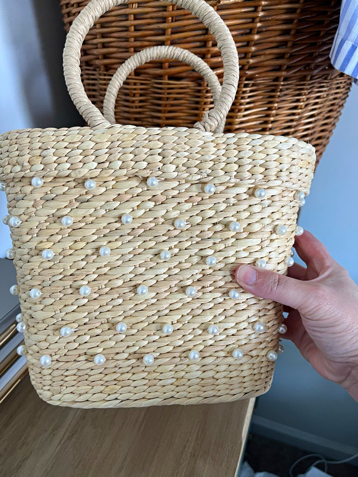 Women’s Beige Woven Top Handle Bag Pearl Accents Zip Closure Lined Beach