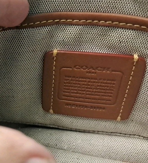 “COACH” 1941 #21594 Cream & Burgundy Soho Leather Crossbody Purse