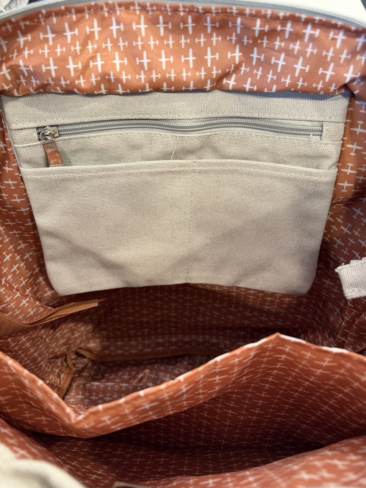 FLIGHT Outfitters Zip Top Tote Bag Gray/Beige Outer & Inner Pockets-4 zip pocket