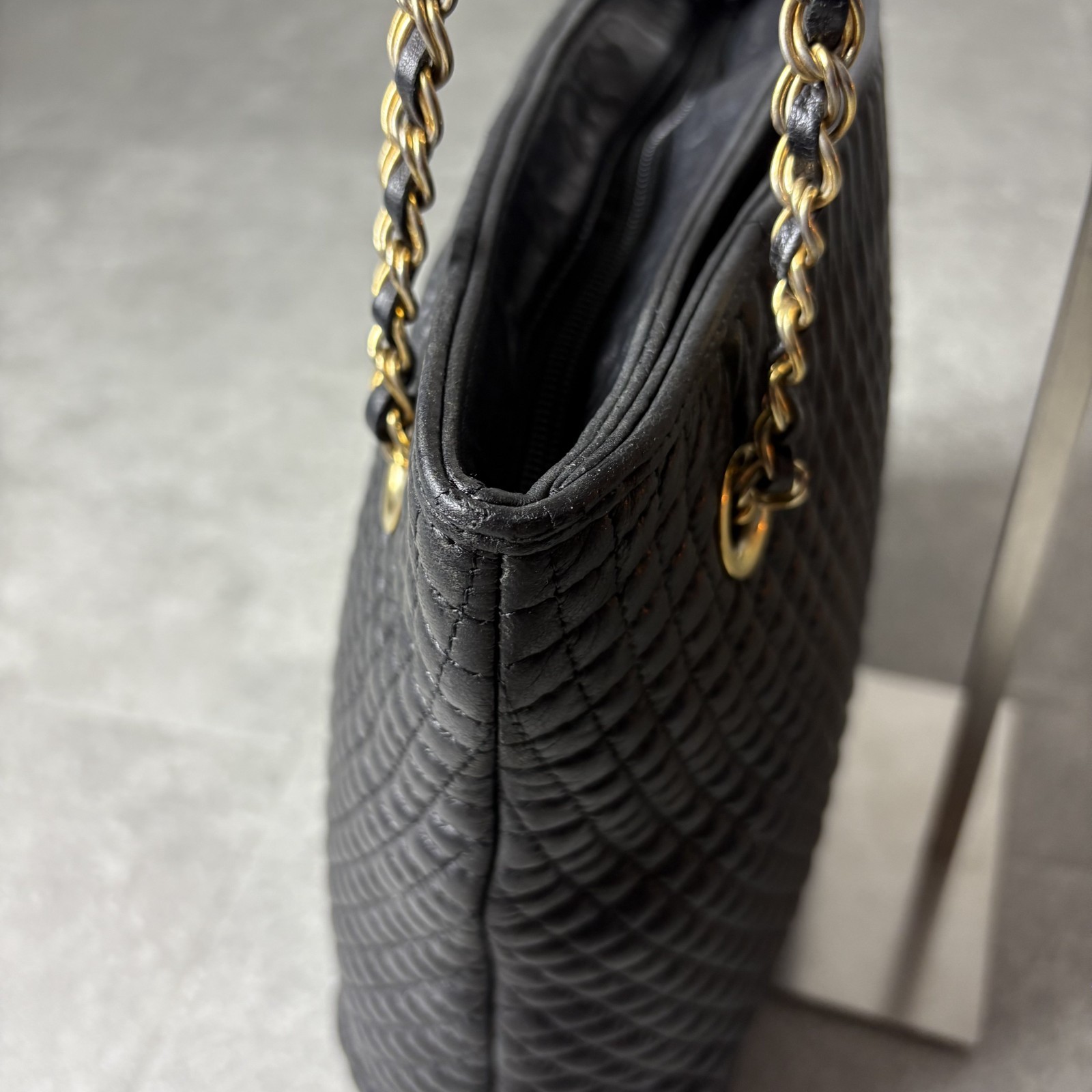 Bally Quilted Leather Chain Shoulder Tote Black Gold Hardware Tassel Authentic