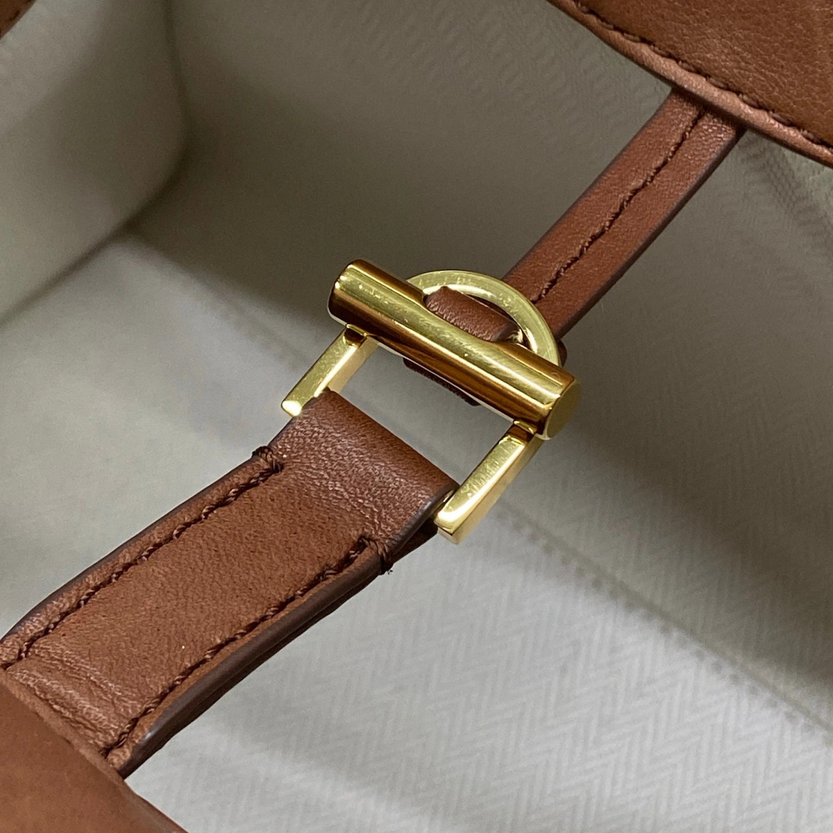 THE ROW Soft Margaux 10 W1190 L72 Brown Saddle Leather – Handbag