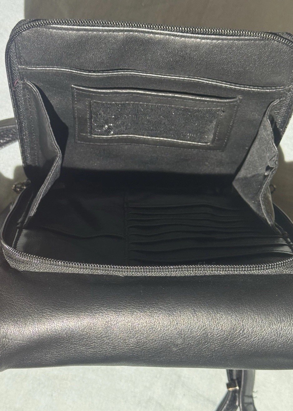 Perlina New York Black Leather Crossbody Bag Organizer Messenger Purse EUC
