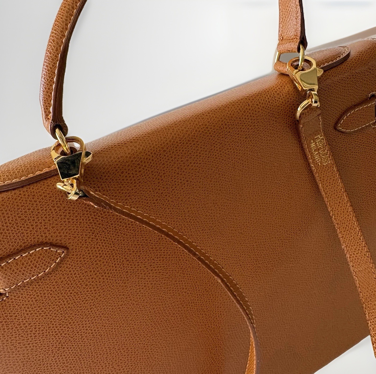 Authentic High Class Hand bag Camel Brown Leather From Japan 01210