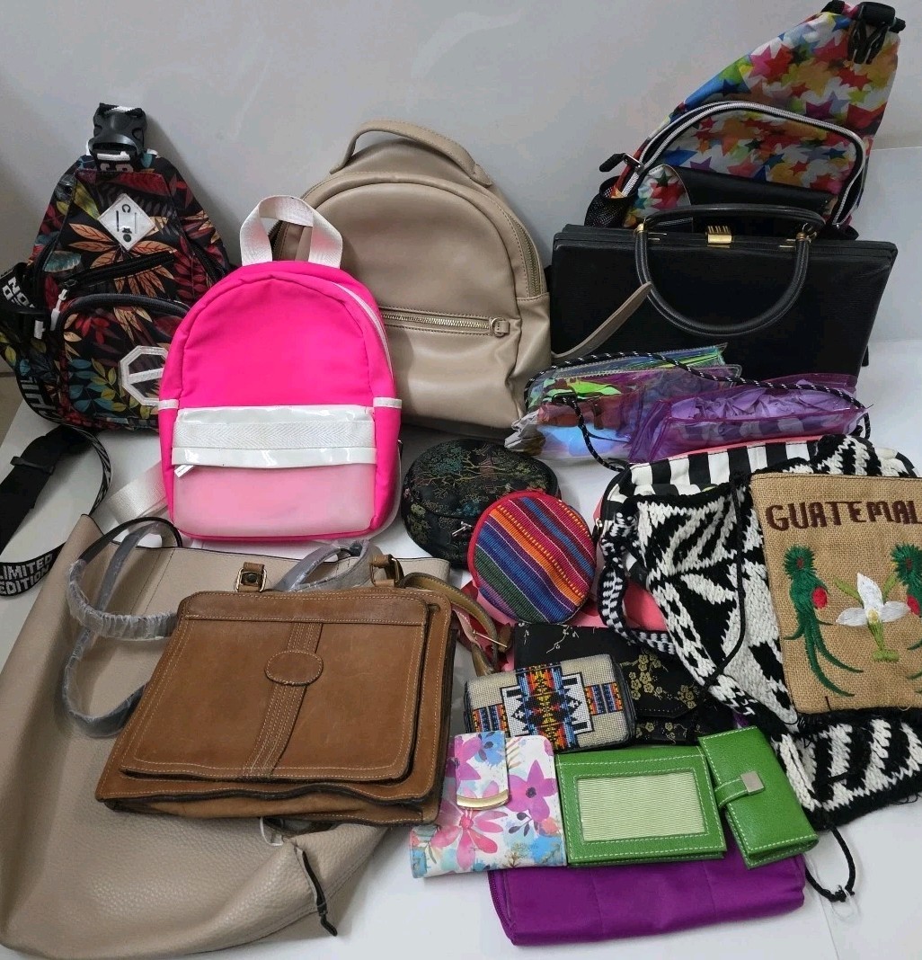 Lot of 21 Women’s Purses Crossbody Clutches Wallets Some Vintage Various Brands