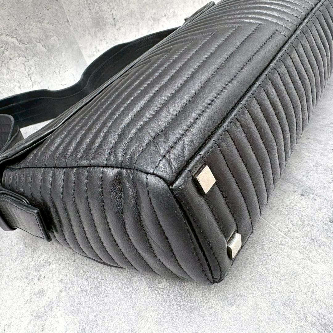 BALLY Quilted Bag Geometric Black Y2K 22a