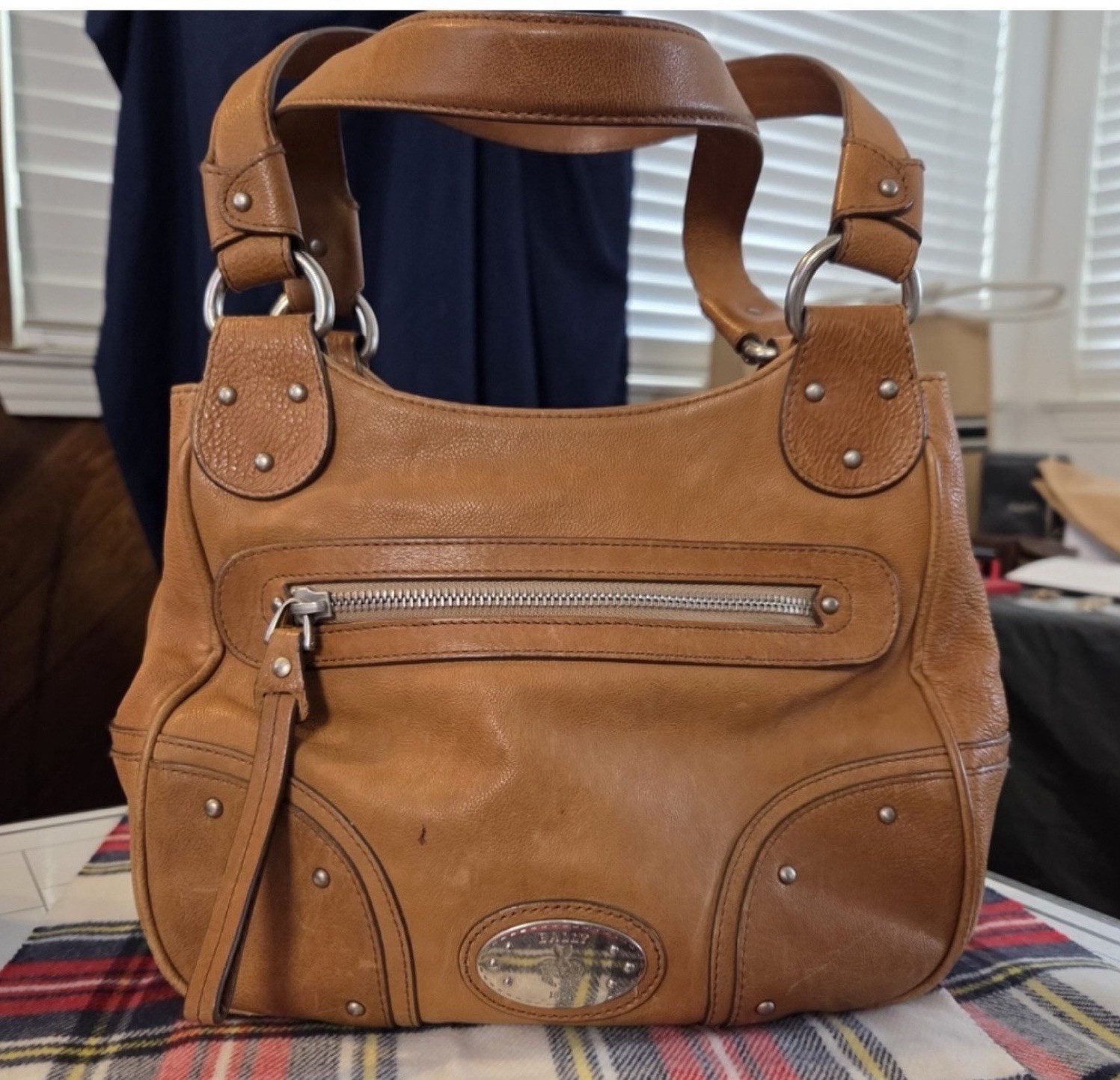 Bally Vintage Chestnut Leather Y2K Handbag Gorgeous Luxury