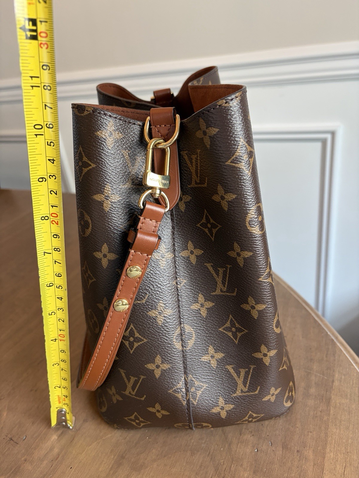 Louis Vuitton NéoNoé Bucket Bag MM Brown Leather