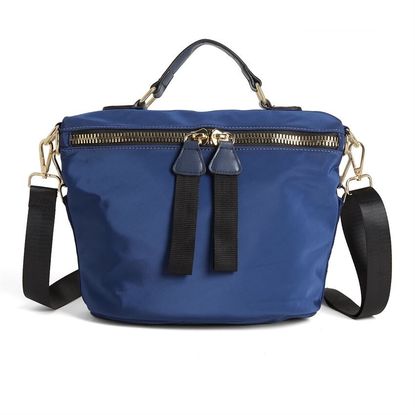 COCO & CARMEN MARIAH CHUNKY ZIPPER CROSSBODY-NAVY- A PERFECT SUMMER BAG