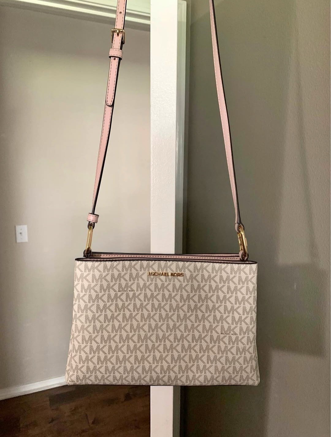 Michael Kors Small Crossbody Bag Beige/Pink Logo Pattern Gold Hardware Strap