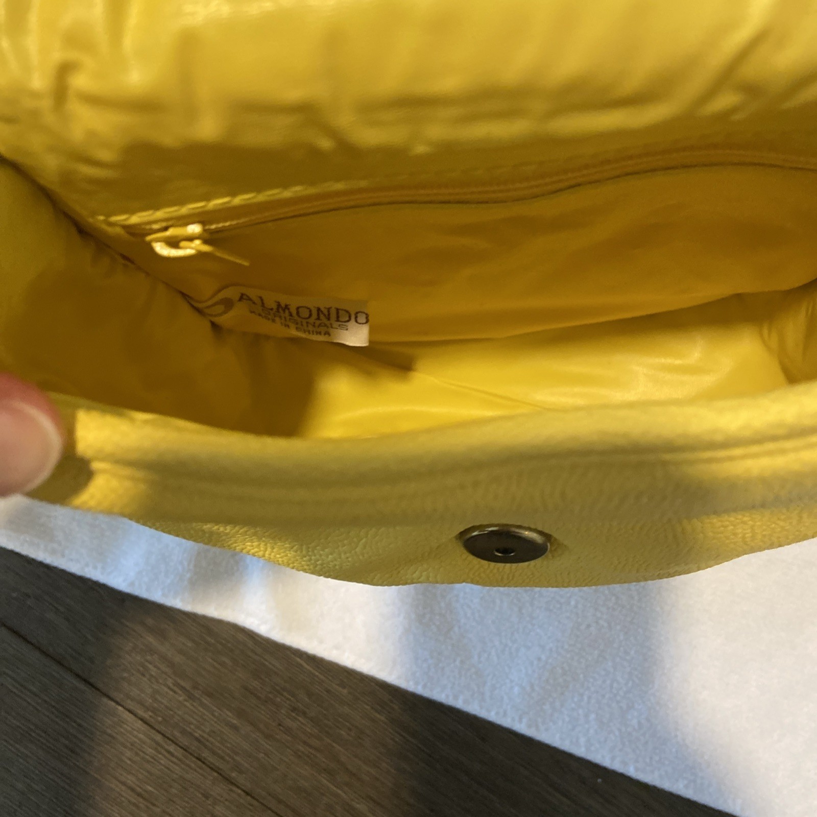 Vintage Almondo Originals 80’s Cross Body Handbag. Pebble Leather, Yellow. NWT