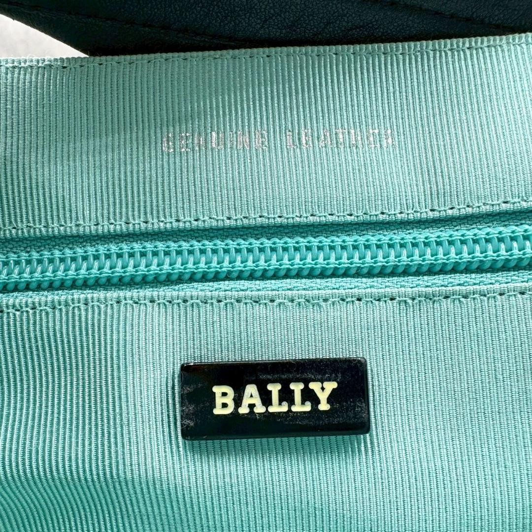 BALLY Quilted Bag Geometric Black Y2K 22a