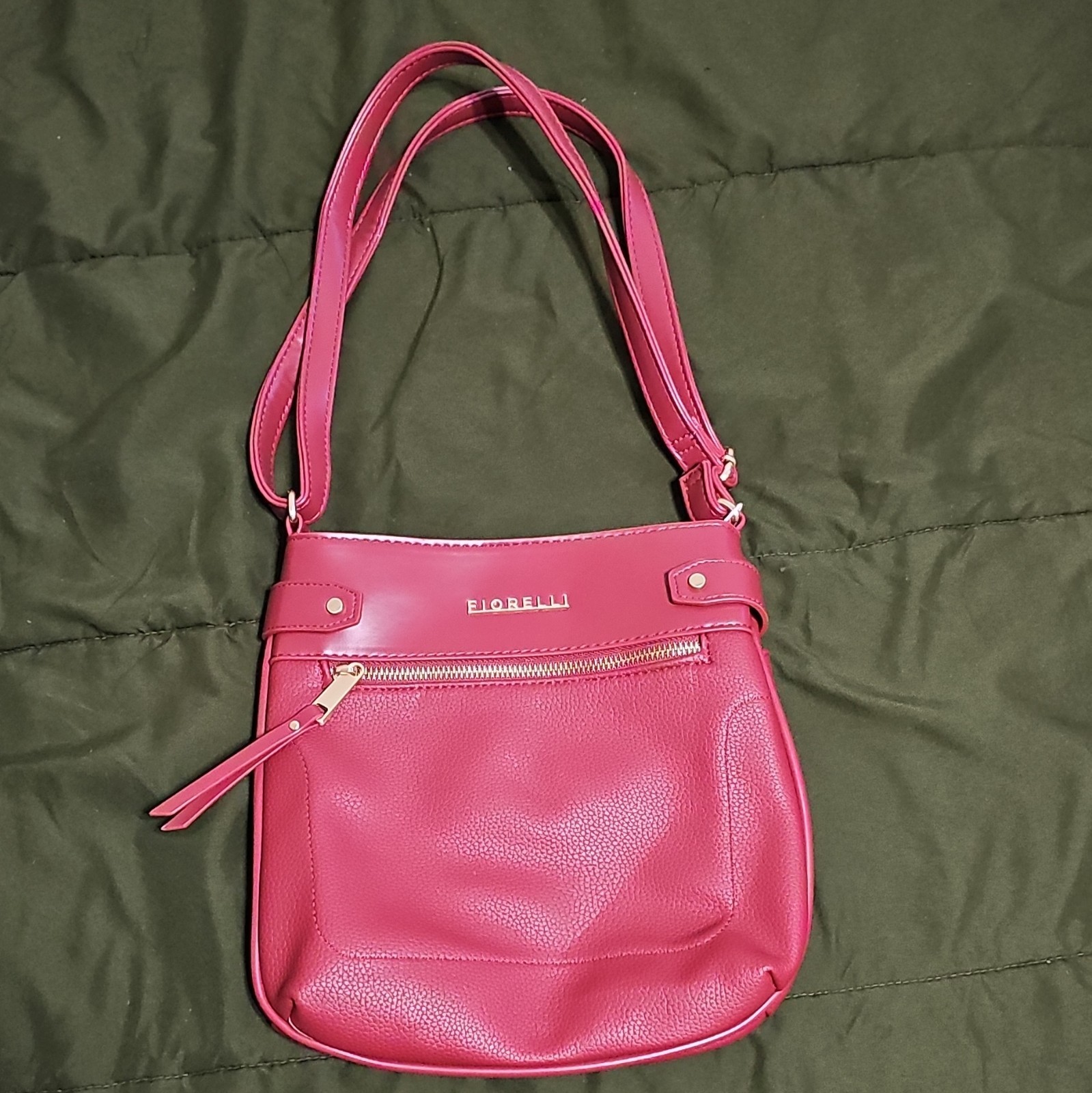 Fiorelli Red Pebbled Shoulder Bag Zip Closure Adjustable Strap Pockets Gold
