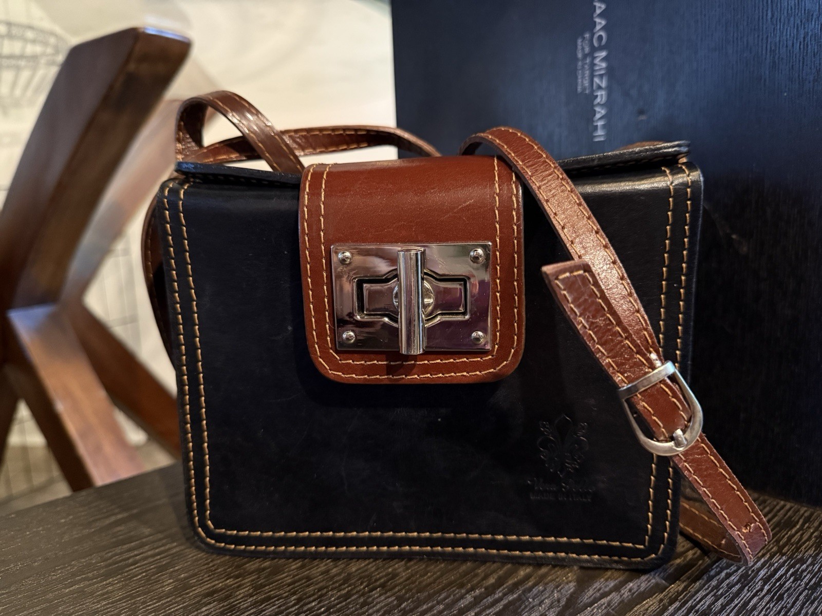 Vera Pelle Made in Italy Black & Brown Turn Lock Shoulder Bag Strap Pockets