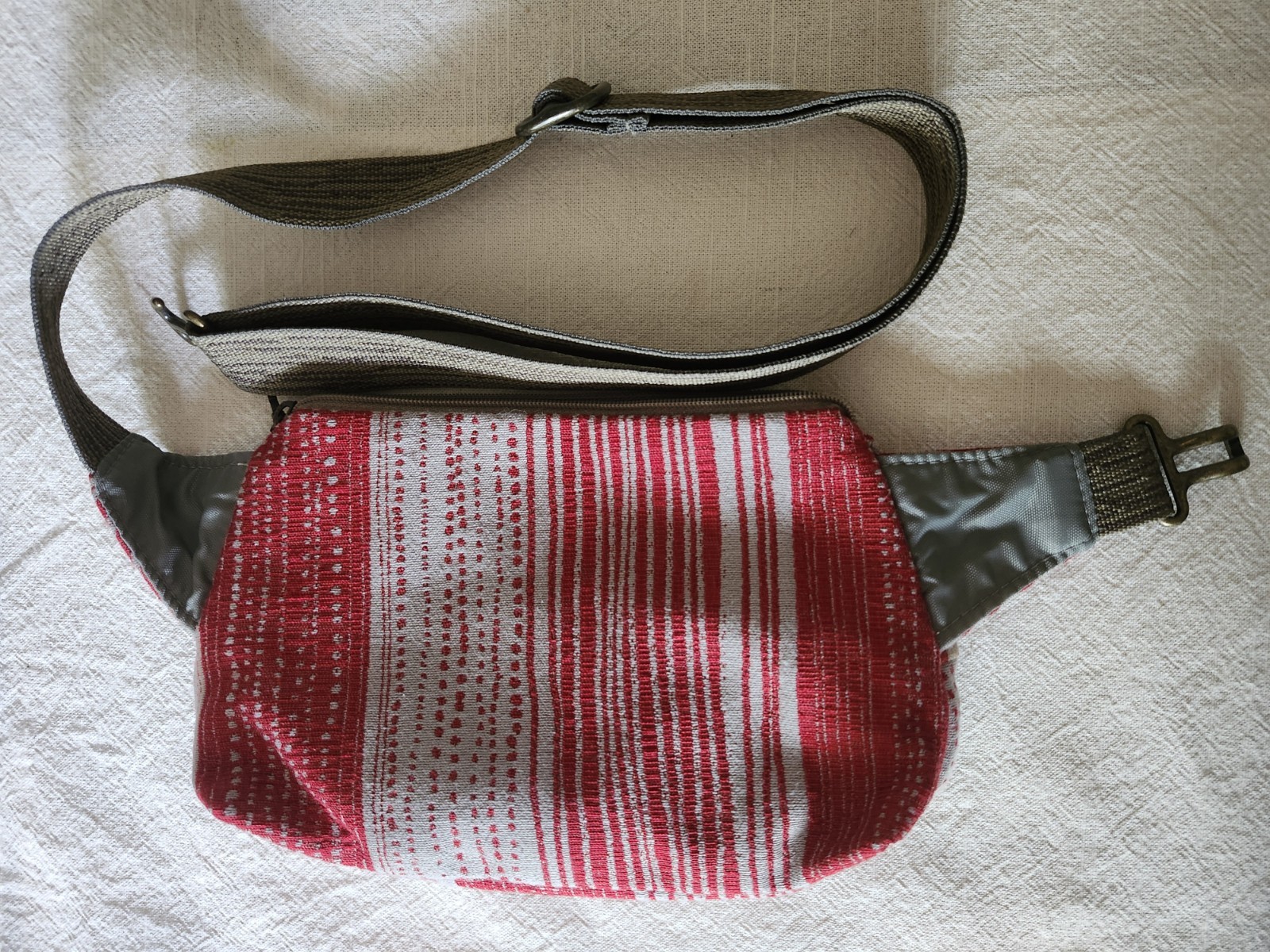 MARUCA Hip Pocket Bag Red Jacquard Zippered 2 Pocket Waist Fanny Pack Waterproof