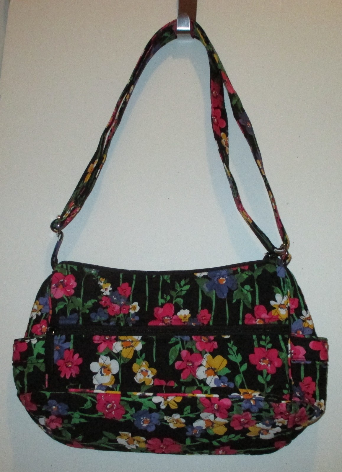 Vera Bradley On The Go Bag Wildflower Garden NWT MSRP $70 (~11 x 8.5 x 4.5 in)