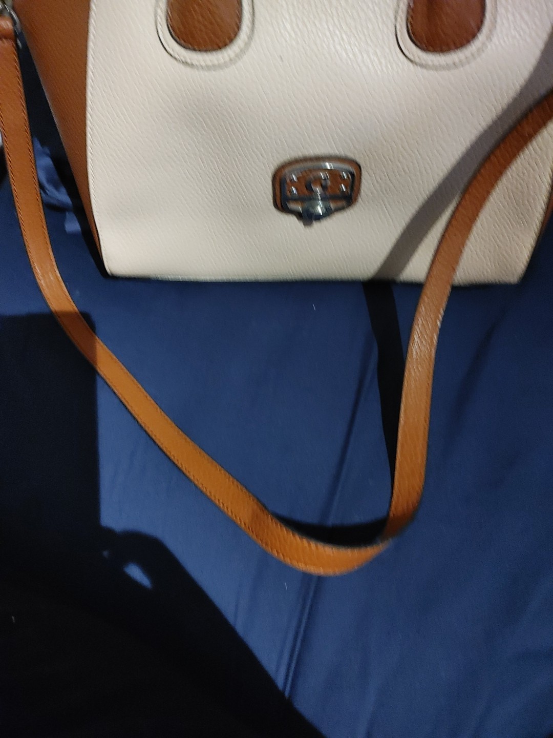 guess purses and handbags