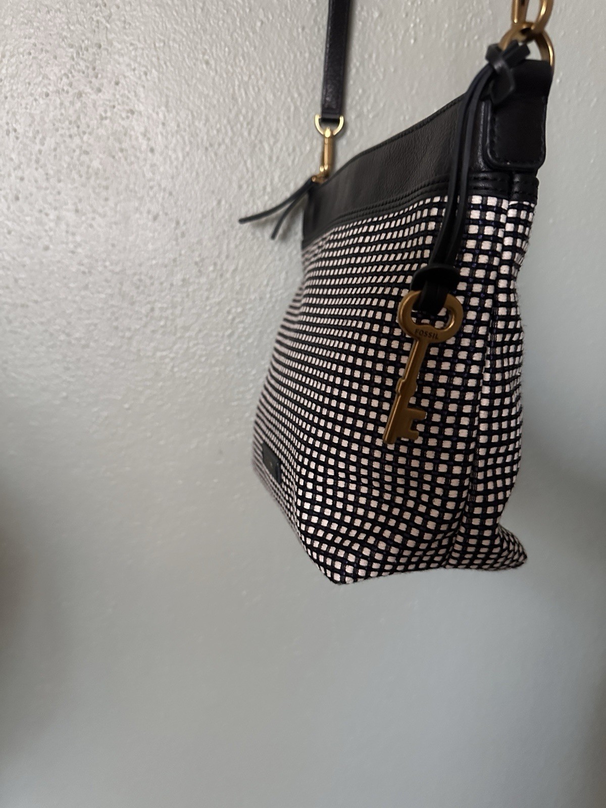 🗝️Fossil Women’s Fiona Large Crossbody Purse Handbag Black Key Pattern🗝️Charm